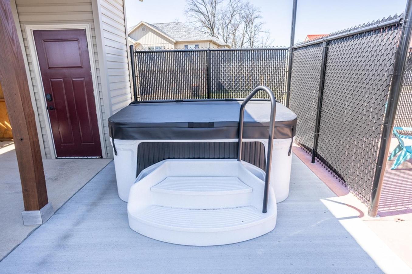Tiny Home With Hot Tub Near Ft Leonard Wood! Waynesville Exterior foto